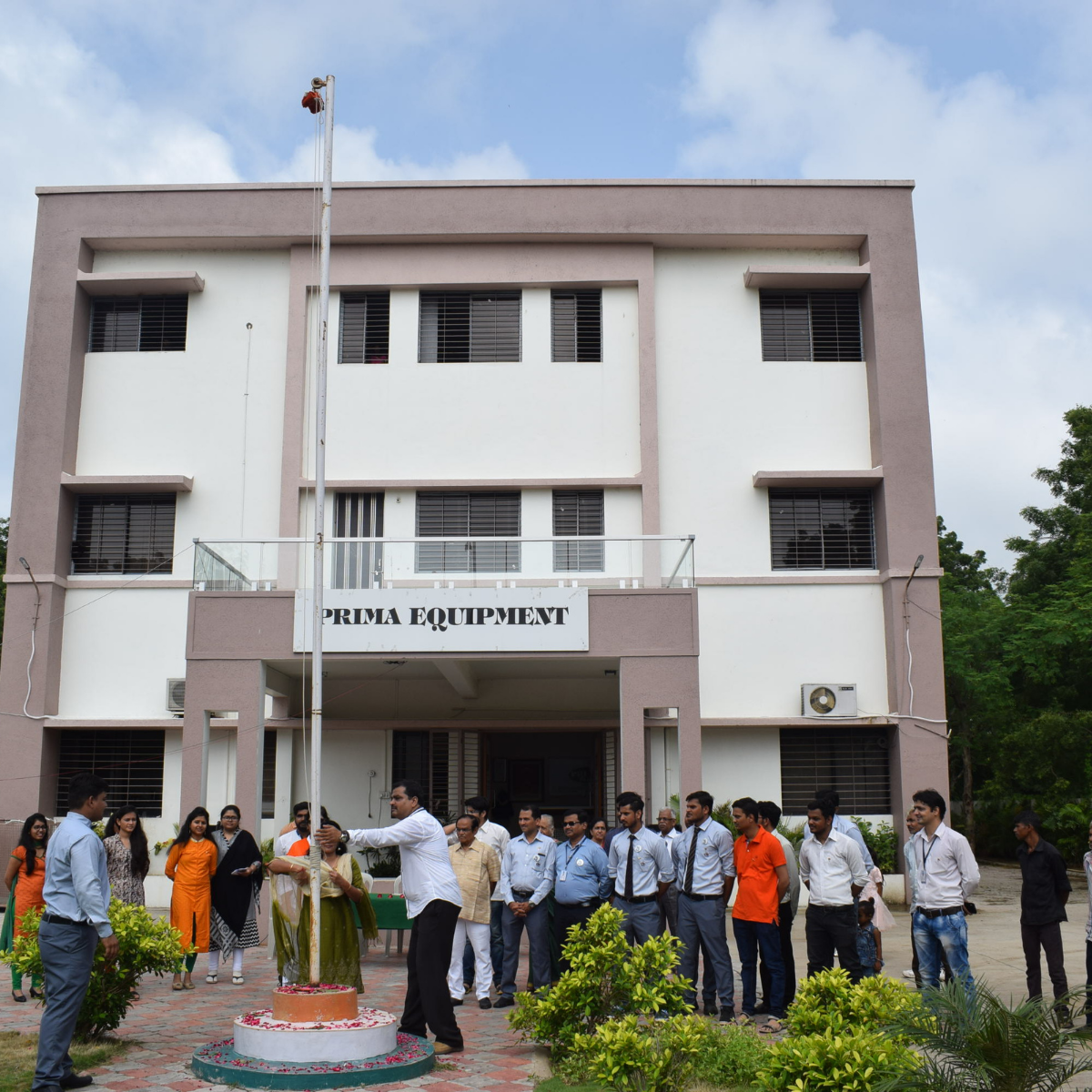 independence day host